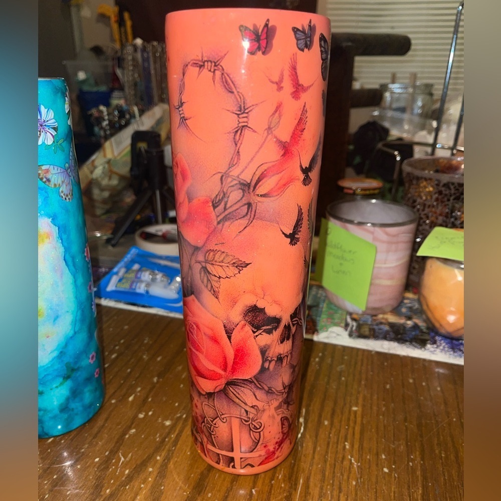 Skull & Roses Tumbler - Picture 3 of 5